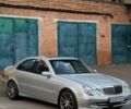 Серый Мерседес Е-Класс, объемом двигателя 2.1 л и пробегом 300 тыс. км за 7697 $, фото 1 на Automoto.ua
