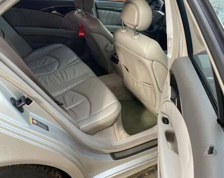 Сірий Мерседес Е-Клас, об'ємом двигуна 5 л та пробігом 350 тис. км за 8800 $, фото 7 на Automoto.ua