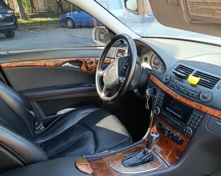 Сірий Мерседес Е-Клас, об'ємом двигуна 2.1 л та пробігом 3 тис. км за 6600 $, фото 7 на Automoto.ua
