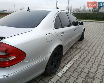 Серый Мерседес Е-Класс, объемом двигателя 2.1 л и пробегом 326 тыс. км за 7200 $, фото 5 на Automoto.ua