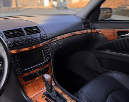 Серый Мерседес Е-Класс, объемом двигателя 3.22 л и пробегом 408 тыс. км за 8200 $, фото 10 на Automoto.ua