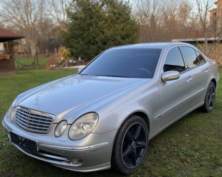 Серый Мерседес Е-Класс, объемом двигателя 2.7 л и пробегом 300 тыс. км за 3300 $, фото 1 на Automoto.ua