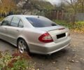 Сірий Мерседес Е-Клас, об'ємом двигуна 5 л та пробігом 350 тис. км за 8800 $, фото 3 на Automoto.ua