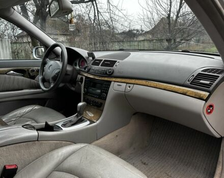 Сірий Мерседес Е-Клас, об'ємом двигуна 2.7 л та пробігом 360 тис. км за 3300 $, фото 9 на Automoto.ua