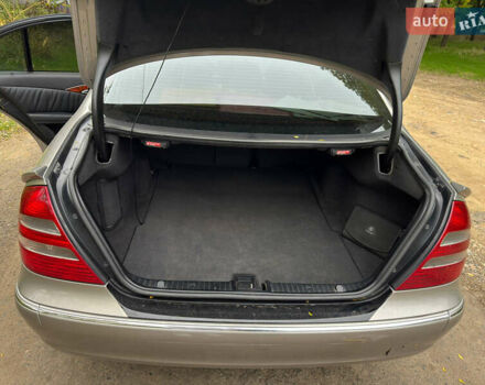 Мерседес Е-Клас 2004 у Одесі на Automoto.ua Сірий Мерседес Е-Клас, об'ємом двигуна 3.2 л та пробігом 200 тис. км за 8000 $, фото 14 на Automoto.ua