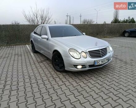 Серый Мерседес Е-Класс, объемом двигателя 2.1 л и пробегом 326 тыс. км за 7200 $, фото 6 на Automoto.ua