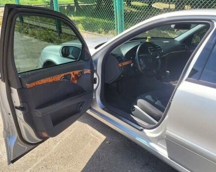 Сірий Мерседес Е-Клас, об'ємом двигуна 2.15 л та пробігом 350 тис. км за 7500 $, фото 8 на Automoto.ua