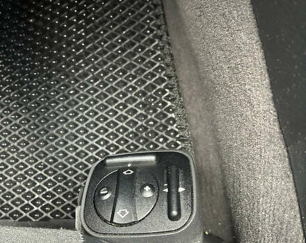 Сірий Мерседес Е-Клас, об'ємом двигуна 2.7 л та пробігом 349 тис. км за 8800 $, фото 26 на Automoto.ua