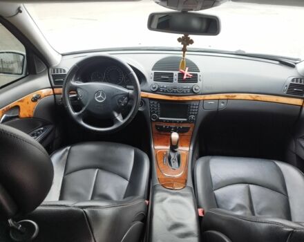 Сірий Мерседес Е-Клас, об'ємом двигуна 2.7 л та пробігом 400 тис. км за 7200 $, фото 4 на Automoto.ua