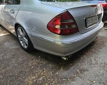 Сірий Мерседес Е-Клас, об'ємом двигуна 5 л та пробігом 246 тис. км за 7500 $, фото 5 на Automoto.ua