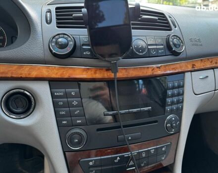 Серый Мерседес Е-Класс, объемом двигателя 2.6 л и пробегом 445 тыс. км за 6980 $, фото 18 на Automoto.ua