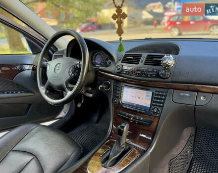 Сірий Мерседес Е-Клас, об'ємом двигуна 2.7 л та пробігом 400 тис. км за 8300 $, фото 57 на Automoto.ua