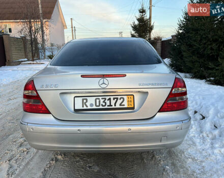 Серый Мерседес Е-Класс, объемом двигателя 1.8 л и пробегом 291 тыс. км за 7350 $, фото 10 на Automoto.ua
