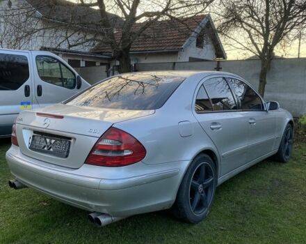 Серый Мерседес Е-Класс, объемом двигателя 2.7 л и пробегом 300 тыс. км за 3300 $, фото 3 на Automoto.ua