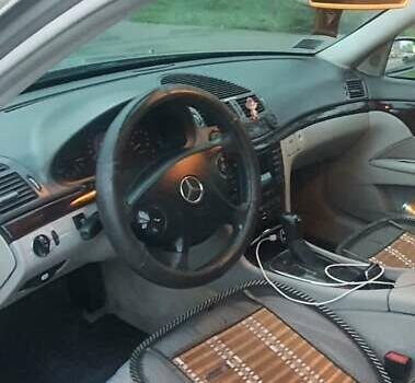 Сірий Мерседес Е-Клас, об'ємом двигуна 1.8 л та пробігом 385 тис. км за 5500 $, фото 6 на Automoto.ua