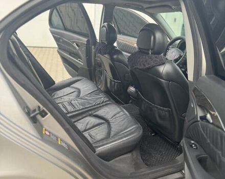 Серый Мерседес Е-Класс, объемом двигателя 2.7 л и пробегом 426 тыс. км за 6999 $, фото 9 на Automoto.ua