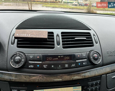 Сірий Мерседес Е-Клас, об'ємом двигуна 2.7 л та пробігом 349 тис. км за 8800 $, фото 14 на Automoto.ua