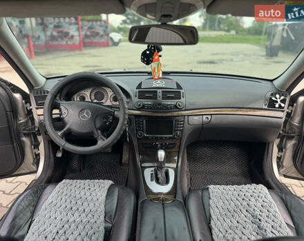 Серый Мерседес Е-Класс, объемом двигателя 2.7 л и пробегом 426 тыс. км за 6999 $, фото 5 на Automoto.ua