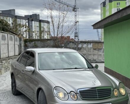Мерседес Е-Клас 2004 у Каменце-Подольском на Automoto.ua Сірий Мерседес Е-Клас, об'ємом двигуна 2.1 л та пробігом 312 тис. км за 6600 $, фото 1 на Automoto.ua