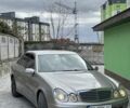 Мерседес Е-Клас 2004 у Каменце-Подольском на Automoto.ua Сірий Мерседес Е-Клас, об'ємом двигуна 2.1 л та пробігом 312 тис. км за 6600 $, фото 1 на Automoto.ua
