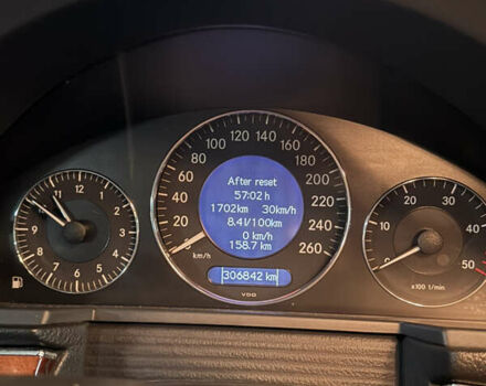 Серый Мерседес Е-Класс, объемом двигателя 2.15 л и пробегом 306 тыс. км за 7800 $, фото 13 на Automoto.ua