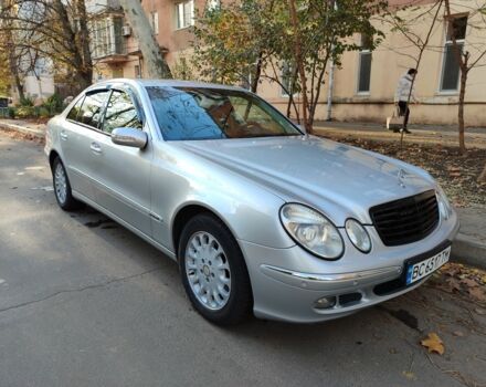 Серый Мерседес Е-Класс, объемом двигателя 2.1 л и пробегом 443 тыс. км за 8300 $, фото 1 на Automoto.ua