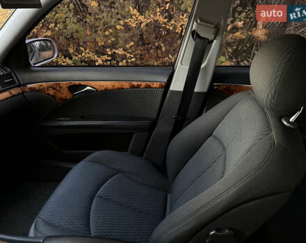 Мерседес Е-Клас 2004 у Тернополі на Automoto.ua Сірий Мерседес Е-Клас, об'ємом двигуна 2.2 л та пробігом 333 тис. км за 5750 $, фото 17 на Automoto.ua