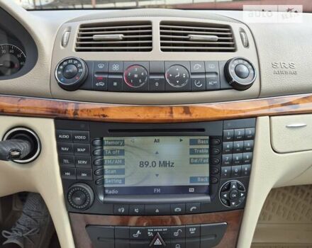 Сірий Мерседес Е-Клас, об'ємом двигуна 1.8 л та пробігом 281 тис. км за 11400 $, фото 16 на Automoto.ua