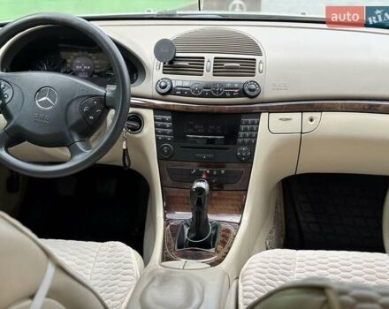 Серый Мерседес Е-Класс, объемом двигателя 2.1 л и пробегом 312 тыс. км за 6250 $, фото 6 на Automoto.ua