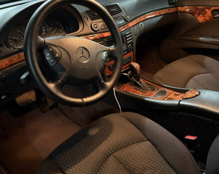 Серый Мерседес Е-Класс, объемом двигателя 2.15 л и пробегом 306 тыс. км за 7800 $, фото 9 на Automoto.ua