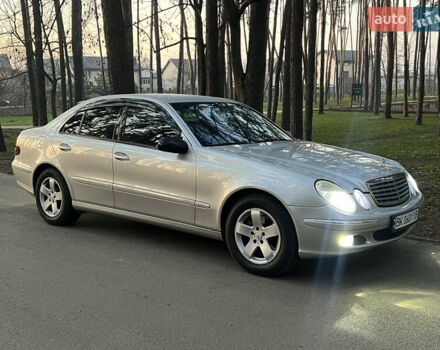 Серый Мерседес Е-Класс, объемом двигателя 3.2 л и пробегом 430 тыс. км за 7299 $, фото 2 на Automoto.ua