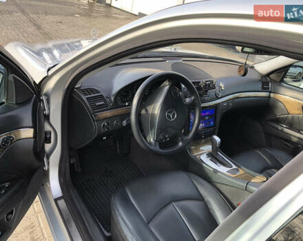 Серый Мерседес Е-Класс, объемом двигателя 2.7 л и пробегом 153 тыс. км за 7200 $, фото 2 на Automoto.ua