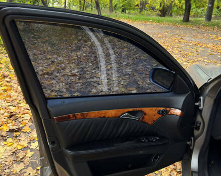 Мерседес Е-Клас 2004 у Одесі на Automoto.ua Сірий Мерседес Е-Клас, об'ємом двигуна 3.2 л та пробігом 200 тис. км за 8000 $, фото 9 на Automoto.ua