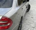 Мерседес Е-Клас 2004 у Каменце-Подольском на Automoto.ua Сірий Мерседес Е-Клас, об'ємом двигуна 2.1 л та пробігом 312 тис. км за 6600 $, фото 5 на Automoto.ua