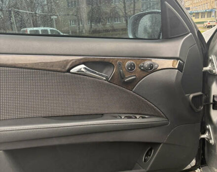 Сірий Мерседес Е-Клас, об'ємом двигуна 2.7 л та пробігом 349 тис. км за 8800 $, фото 24 на Automoto.ua