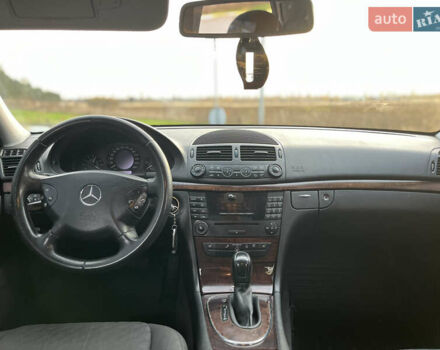 Сірий Мерседес Е-Клас, об'ємом двигуна 2.14 л та пробігом 390 тис. км за 6000 $, фото 11 на Automoto.ua