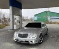 Серый Мерседес Е-Класс, объемом двигателя 3.2 л и пробегом 296 тыс. км за 7200 $, фото 2 на Automoto.ua
