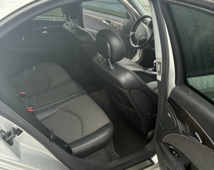 Сірий Мерседес Е-Клас, об'ємом двигуна 2.7 л та пробігом 349 тис. км за 8800 $, фото 21 на Automoto.ua