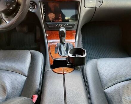 Серый Мерседес Е-Класс, объемом двигателя 2.1 л и пробегом 443 тыс. км за 8300 $, фото 6 на Automoto.ua