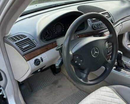 Серый Мерседес Е-Класс, объемом двигателя 2.1 л и пробегом 318 тыс. км за 8650 $, фото 33 на Automoto.ua
