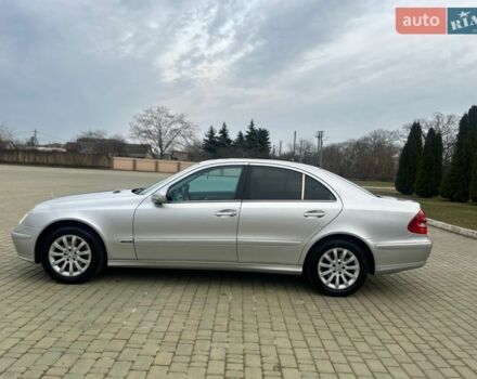 Серый Мерседес Е-Класс, объемом двигателя 3.2 л и пробегом 436 тыс. км за 7000 $, фото 7 на Automoto.ua