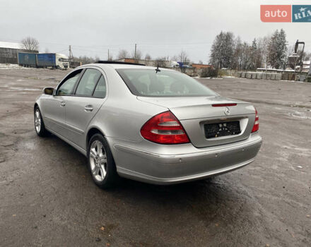 Сірий Мерседес Е-Клас, об'ємом двигуна 3.2 л та пробігом 272 тис. км за 3850 $, фото 16 на Automoto.ua