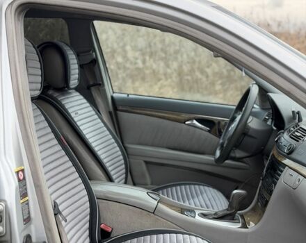 Сірий Мерседес Е-Клас, об'ємом двигуна 2.7 л та пробігом 359 тис. км за 4350 $, фото 16 на Automoto.ua