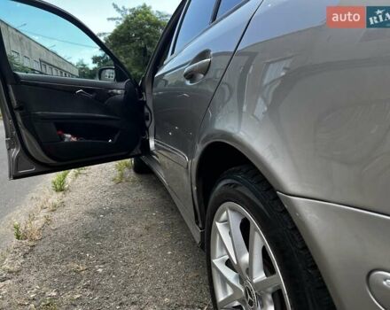 Серый Мерседес Е-Класс, объемом двигателя 1.8 л и пробегом 382 тыс. км за 6500 $, фото 10 на Automoto.ua