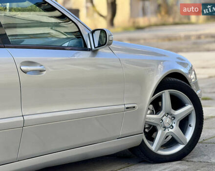 Сірий Мерседес Е-Клас, об'ємом двигуна 2.7 л та пробігом 400 тис. км за 8300 $, фото 11 на Automoto.ua