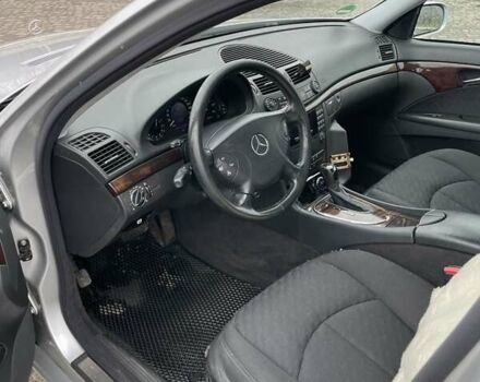 Серый Мерседес Е-Класс, объемом двигателя 2.2 л и пробегом 390 тыс. км за 8200 $, фото 13 на Automoto.ua