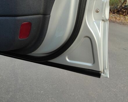 Серый Мерседес Е-Класс, объемом двигателя 2.1 л и пробегом 443 тыс. км за 8300 $, фото 9 на Automoto.ua