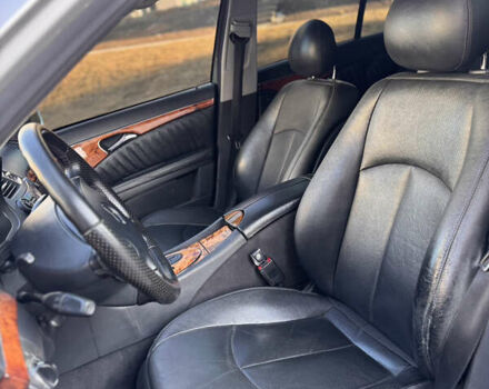 Серый Мерседес Е-Класс, объемом двигателя 3.22 л и пробегом 408 тыс. км за 8200 $, фото 4 на Automoto.ua