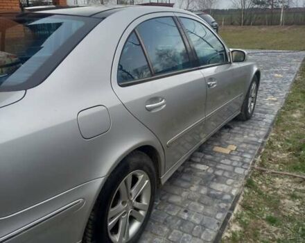 Серый Мерседес Е-Класс, объемом двигателя 2.7 л и пробегом 380 тыс. км за 6500 $, фото 5 на Automoto.ua