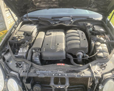 Сірий Мерседес Е-Клас, об'ємом двигуна 2.2 л та пробігом 297 тис. км за 7000 $, фото 11 на Automoto.ua